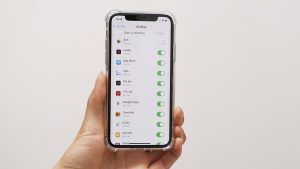 Nên tắt hàng loạt tính năng của iOS 15