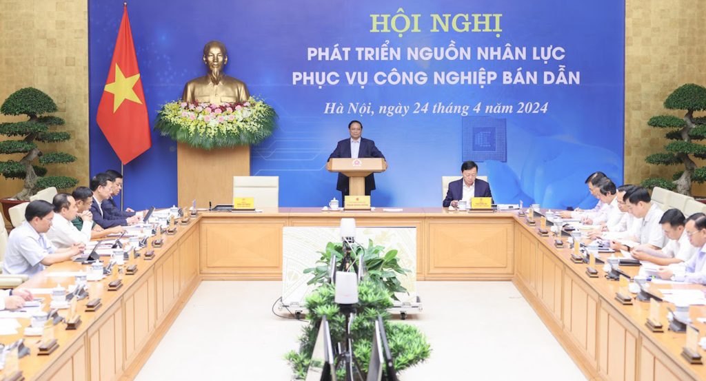 Nhân lực là “cốt lõi” xây dựng ngành bán dẫn Việt Nam