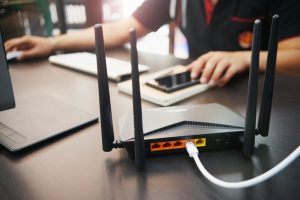 Nên đặt modem Wi-Fi cách nhau bao xa thì an toàn?