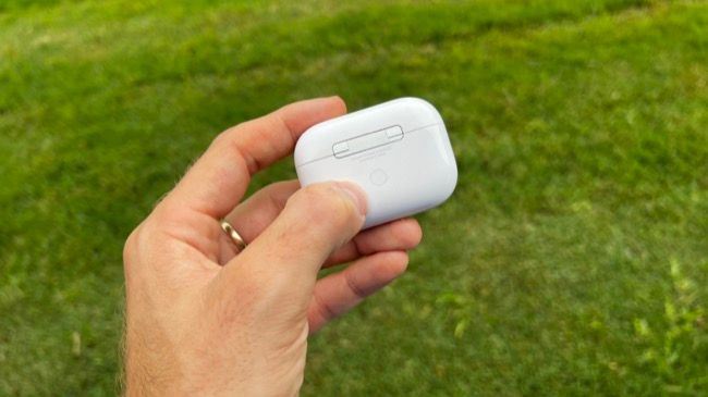 Cách xử lý tình trạng âm lượng không đều ở tai nghe AirPods - Ảnh 4.