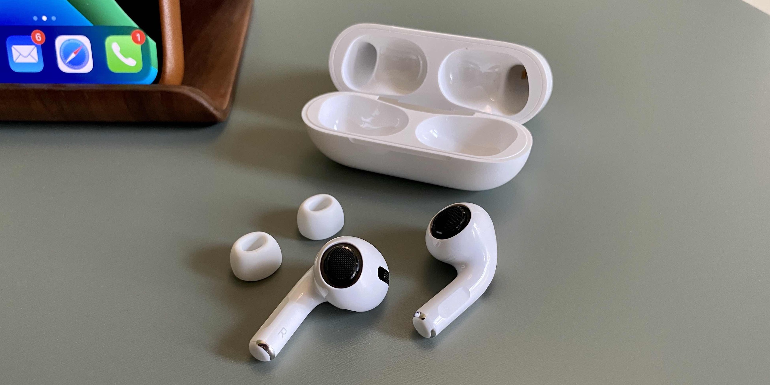 Cách xử lý tình trạng âm lượng không đều ở tai nghe AirPods - Ảnh 2.