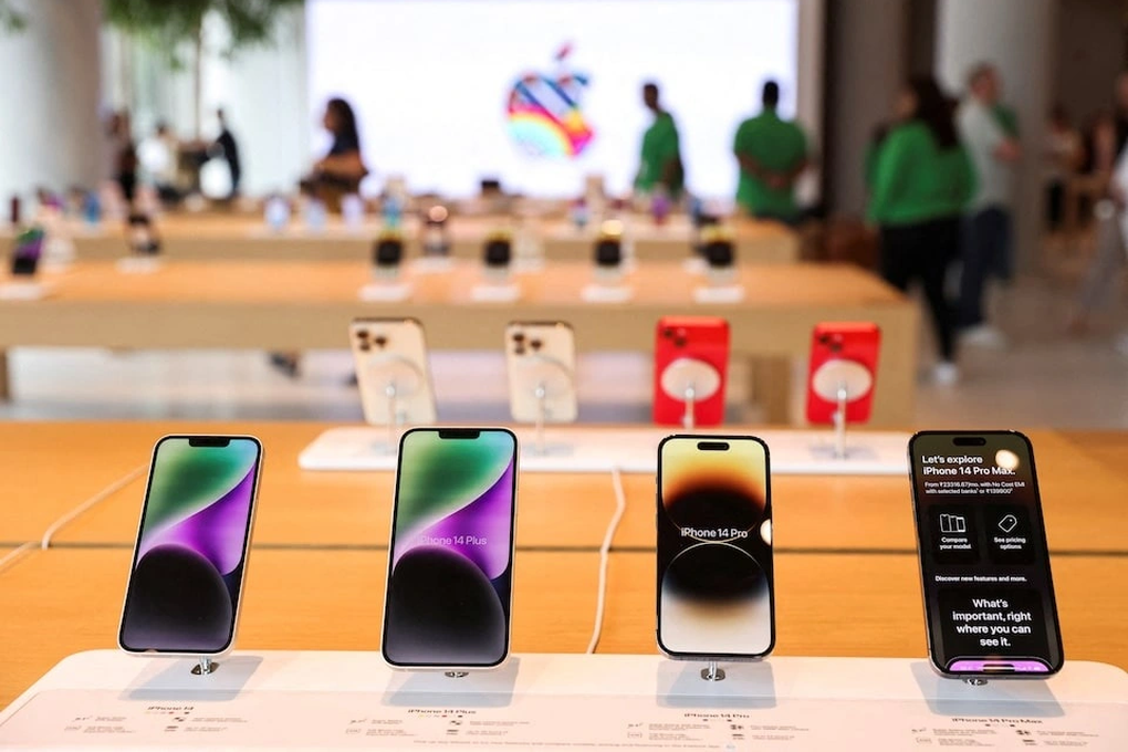 Doanh số iPhone sụt giảm, Apple đối mặt hàng loạt thách thức - 2
