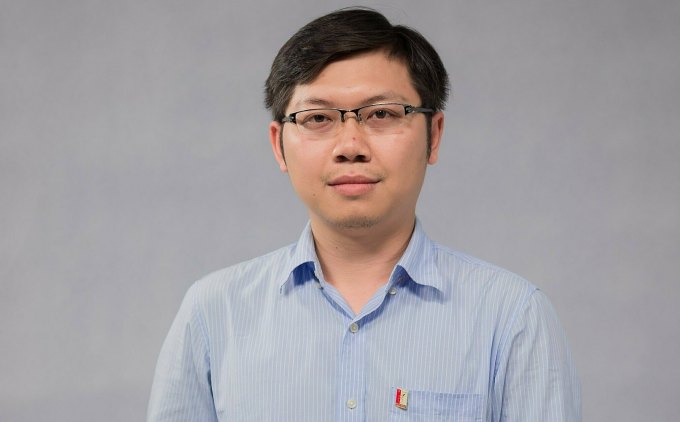 TS Đinh Việt Sáng là Giám đốc Phòng thí nghiệm Mô hình cơ bản và Phó Giám đốc Trung tâm BKAI, Trường Đại học Bách khoa Hà Nội.