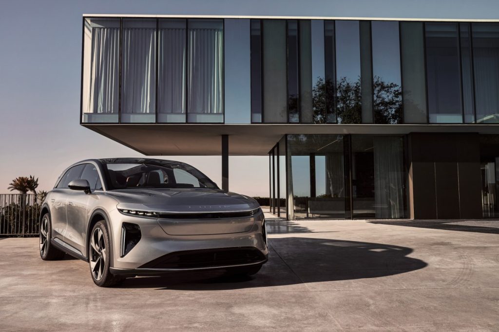 Lucid Motors cắt giảm 400 việc làm trước khi ra mắt mẫu SUV quan trọng