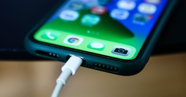 Tại sao Apple không hỗ trợ sạc siêu nhanh cho iPhone?