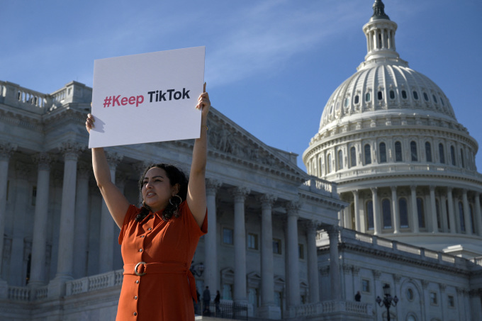 Các cuộc biểu tình được tổ chức trên Đồi Capitol phản đối luật đàn áp TikTok.Reuters