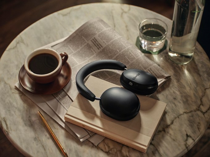 Sonos cuối cùng đã tạo ra một số tai nghe 2 Sonos cuối cùng đã tạo ra một số tai nghe Sonos cuối cùng đã tạo ra một số tai nghe