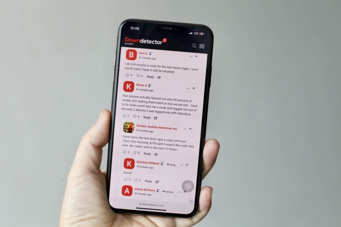 Trưa ngày 6/3, người dân nhiều nơi trên thế giới vẫn báo cáo vấn đề không nhận được mã xác minh Facebook trên DownDetector. Ảnh: Khương Nha