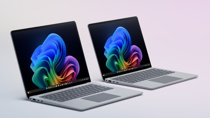 Máy tính xách tay Microsoft Surface