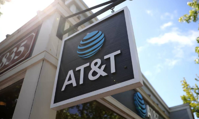 Biển hiệu AT&T bên ngoài địa điểm giao dịch của nhà điều hành mạng tại Hoa Kỳ. Ảnh: phonearena