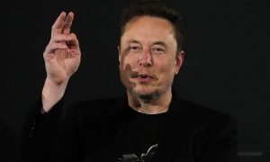 Elon Musk: 'Thu phục nhân tài AI là cuộc chiến điên rồ'