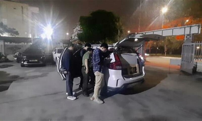 Tối 5/4, cơ quan chức năng bắt giữ người dùng BTS giả mạo tại Hà Nội.Ảnh: Cục Tần Số Vô Tuyến Điện