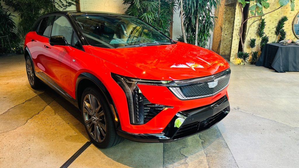 Cadillac Optiq EV có giá khởi điểm 54.000 USD và được thiết kế để thu hút giới trẻ hipster