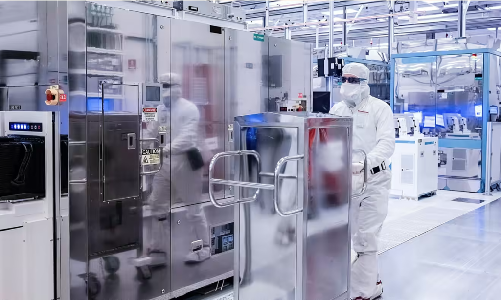 Hàng tỷ USD đang bắt đầu chảy vào các nhà máy sản xuất chip của Mỹ