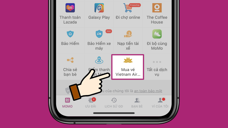 Chọn mua vé Vietnam Airlines trên giao diện chính MoMo