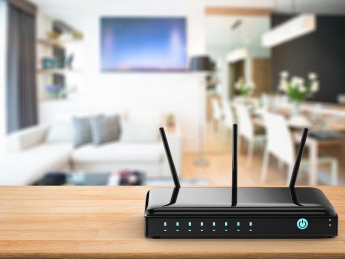 Bộ phát Wi-Fi nên được đặt ở vị trí trung tâm, gần với thiết bị được kết nối. Ảnh: Pon Lamai.