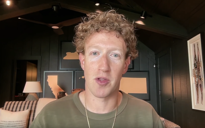 Ảnh của Mark Zuckerberg trong cuộc phỏng vấn video với Rowan Cheung.  Ảnh: Rowan Cheung/YouTube