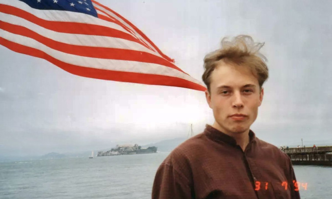 Bức ảnh được chụp bởi Elon Musk vào năm 1994. Ảnh: X/elonmusk