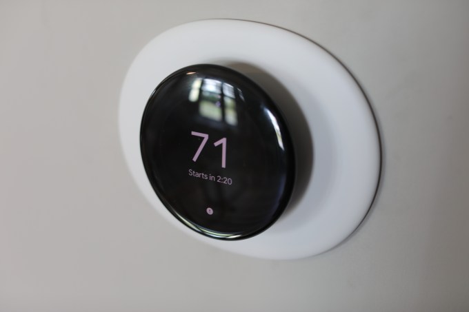 Bộ điều nhiệt học tập Nest của Google vẫn là sản phẩm đáng đánh bại