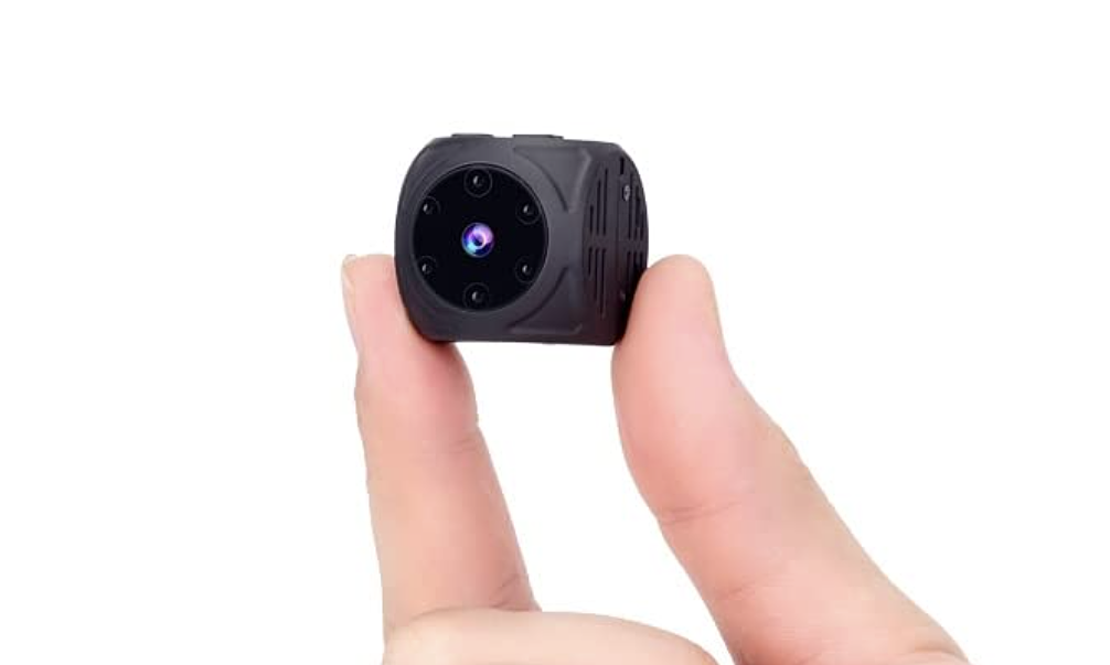 Nha sĩ bị buộc tội lắp camera ẩn trong phòng tắm