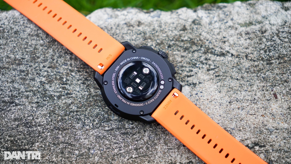 Cận cảnh Suunto Race S: thiết kế nhỏ gọn, tích hợp bản đồ offline - 9