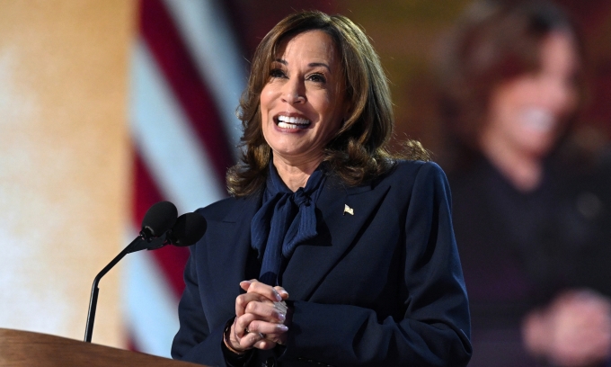 Ngày 22/8, Phó Tổng thống Mỹ Kamala Harris có bài phát biểu tại Đại hội toàn quốc đảng Dân chủ tổ chức tại United Center ở Chicago, Illinois. Ảnh: AFP