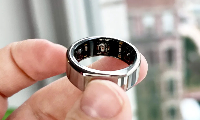 Nhẫn thông minh Oura Ring. Ảnh: TomsGuide