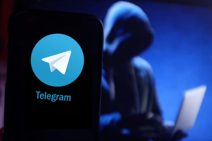 Logo Telegram hiển thị trên điện thoại thông minh. Ảnh: ITGeared