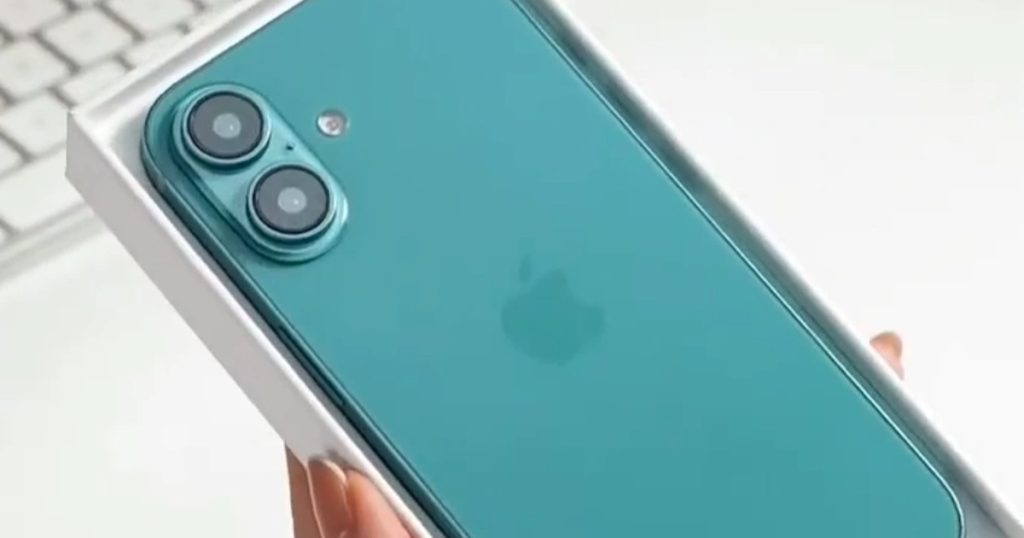 Lộ video mở hộp iPhone 16 trước khi ra mắt