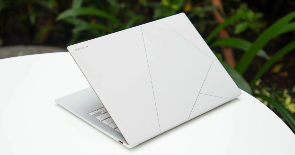 Đánh giá Zenbook S 14: Laptop AI Intel Copilot+ đầu tiên của Việt Nam