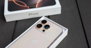 Tại sao Indonesia cấm bán iPhone 16 và Apple Watch Series 10?