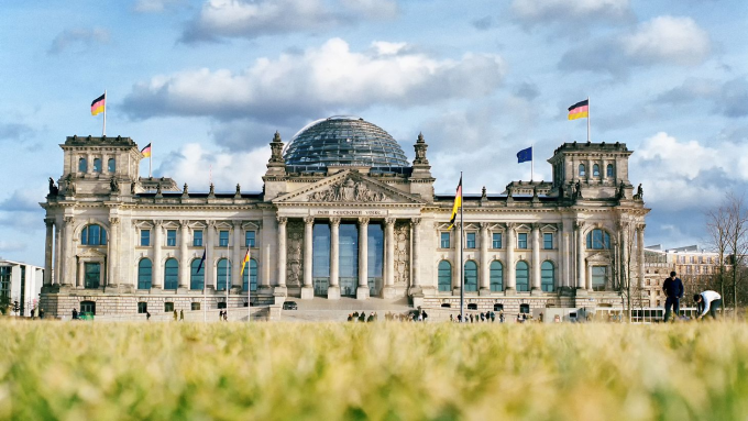 Bên ngoài Tòa nhà Quốc hội Đức (Bundestag). Ảnh: bundestag.de