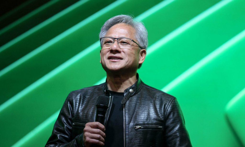 CEO Nvidia khen ngợi tiến bộ 'đáng kinh ngạc' của siêu máy tính do Musk tạo ra