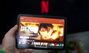 Netflix: "Chỉ xóa phim không có kịch bản tiếng Việt"