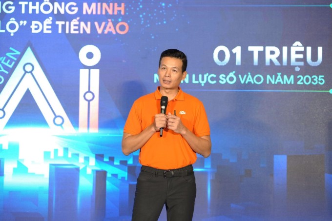 Giám đốc Kỹ thuật FPT Ông Vũ Anh Tú chia sẻ thông tin tại hội nghị FPT Techday 2024