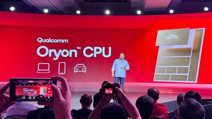 CEO Qualcomm Cristiano Amon đã giới thiệu CPU Oryon tại một sự kiện ở Hawaii vào ngày 22/10. Ảnh: Cnet