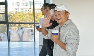 Jack Ma về trụ sở Alibaba sau gần 2 năm