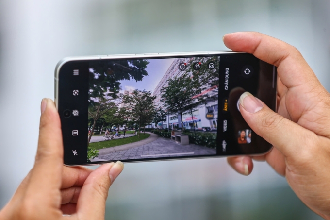 Máy tính có ảnh trực tiếp và có thể ghi 30 ảnh và video ngắn. Ảnh: QUYRH TRAN