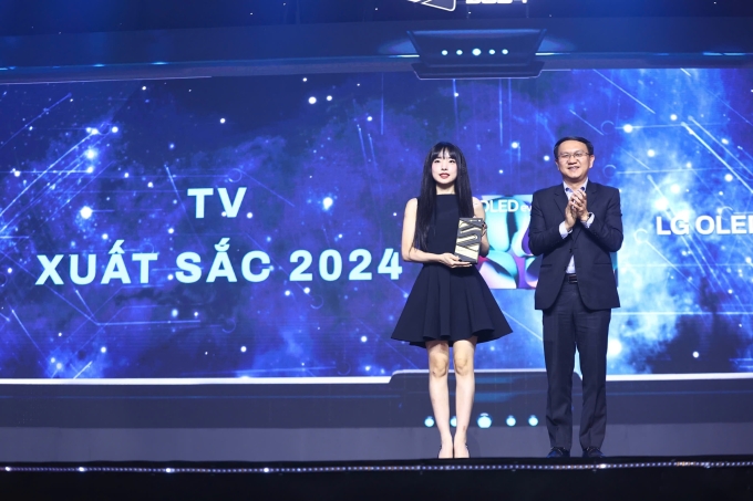 LG TV giành được giải thưởng đôi tại 2024 Giải thưởng Tech 2 LG TV giành được giải thưởng đôi tại 2024 Giải thưởng Tech Đại diện LG đã giành được giải thưởng Tech 2024. Ảnh: LG