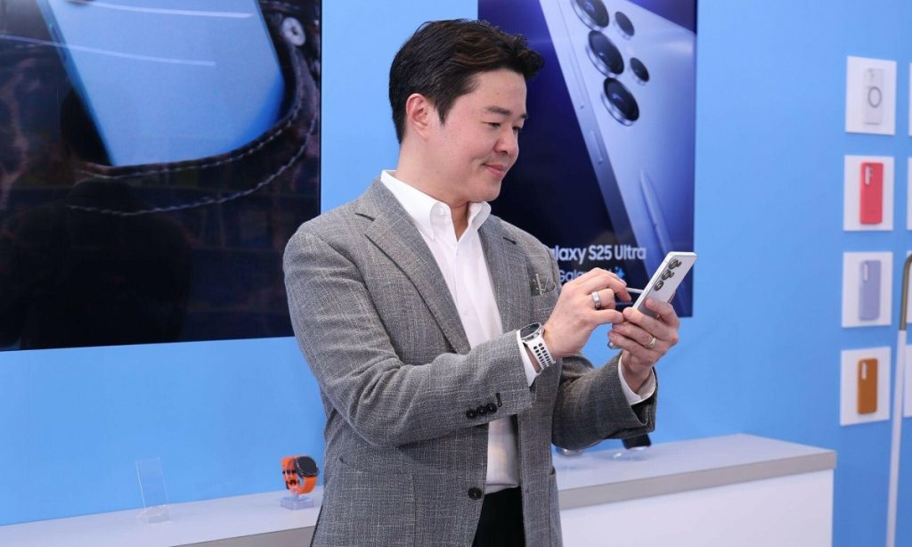 Cách để trò chuyện Galaxy S25 'với người dùng Việt Nam