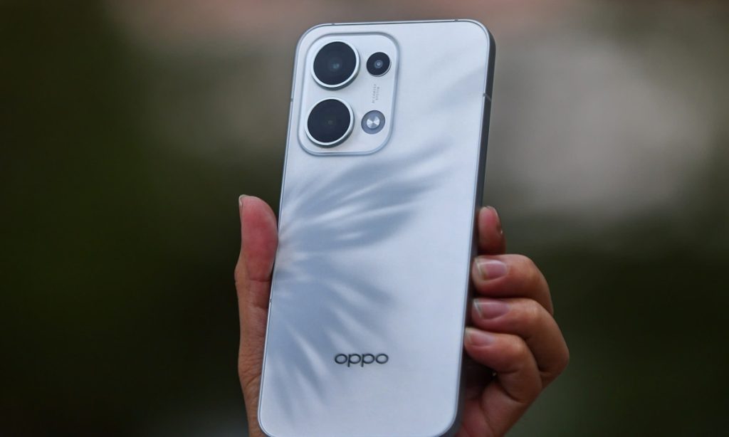 OPPO đặt một loạt các chức năng AI trên điện thoại thông minh trung gian Reno13