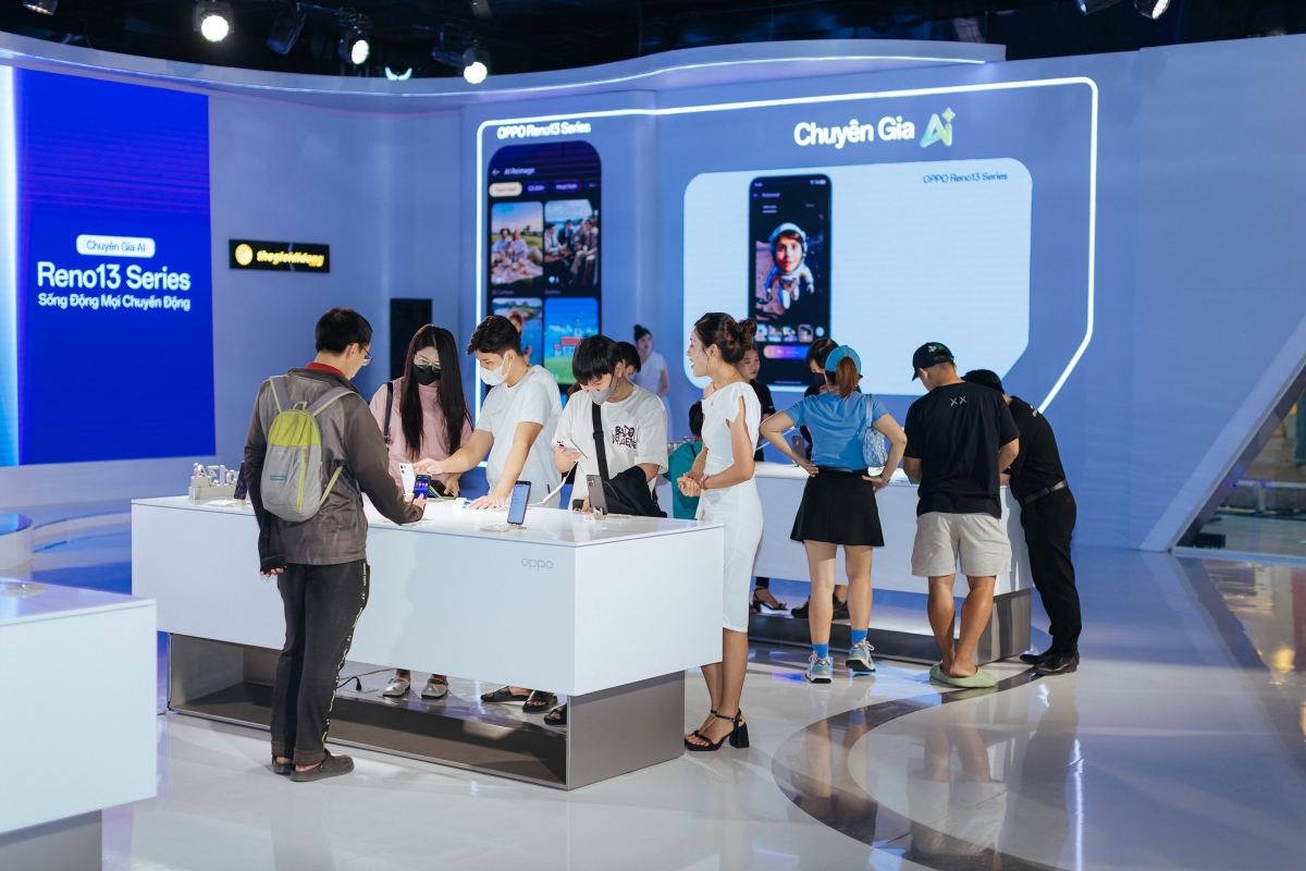 Những người trẻ tuổi khám phá công nghệ trong loạt phim Oppo Reno13 9 Những người trẻ tuổi khám phá công nghệ trong loạt phim Oppo Reno13 Những người trẻ tuổi khám phá công nghệ trong loạt phim Oppo Reno13