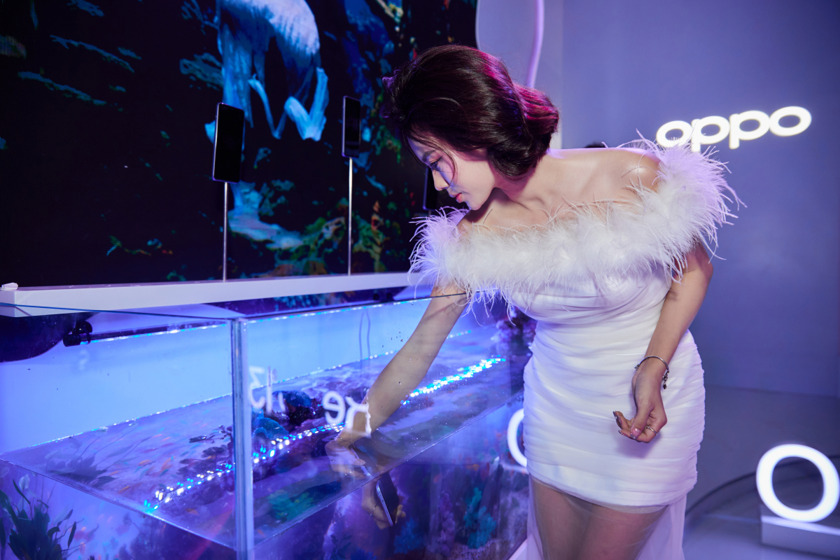 Những người trẻ tuổi khám phá công nghệ trong loạt phim Oppo Reno13 4 Những người trẻ tuổi khám phá công nghệ trong loạt phim Oppo Reno13 Những người trẻ tuổi khám phá công nghệ trong loạt phim Oppo Reno13
