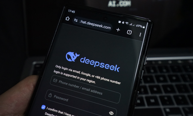 Deepseek đầu tiên tiết lộ tỷ suất lợi nhuận của các mô hình AI 2 Deepseek đầu tiên tiết lộ tỷ suất lợi nhuận của các mô hình AI Giao diện đăng nhập DeepSeek trên điện thoại thông minh. Ảnh: Bao Lam