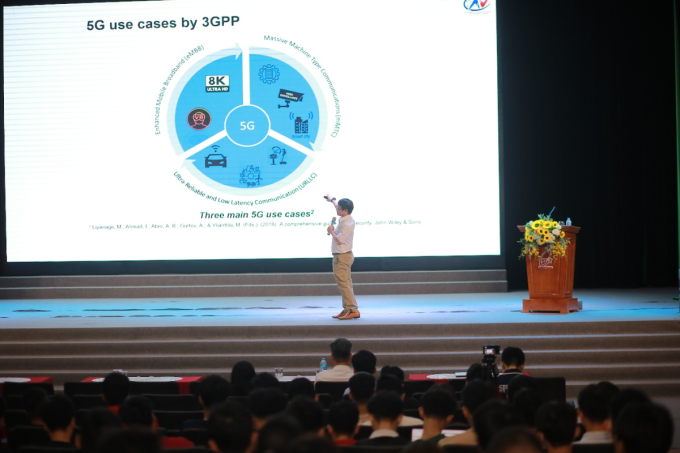 Đào tạo bảo mật mạng 5G cho cơ sở hạ tầng kỹ thuật số 2 Đào tạo bảo mật mạng 5G cho cơ sở hạ tầng kỹ thuật số Phó giáo sư Nokia Diep N. Nguyen (Đại học Sydney) và các chuyên gia của Nokia Dự án ảnh: Trường Công nghệ Bưu điện và Viễn thông