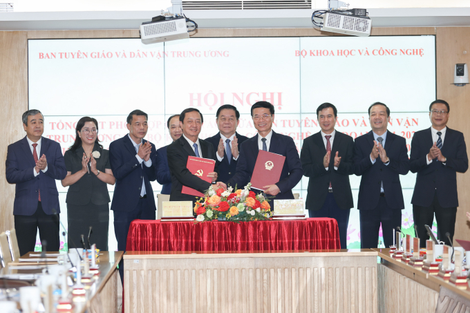 Bộ Khoa học và Công nghệ phối hợp với Bộ Tuyên truyền Trung ương và Ủy ban Trung ương để huy động và hợp tác 2 Bộ Khoa học và Công nghệ phối hợp với Bộ Tuyên truyền Trung ương và Ủy ban Trung ương để huy động và hợp tác Một buổi lễ ký kết để điều phối kế hoạch giữa Bộ Khoa học và Công nghệ, Bộ Tuyên truyền Trung ương và Huy động Trung ương. Ảnh: phân angh