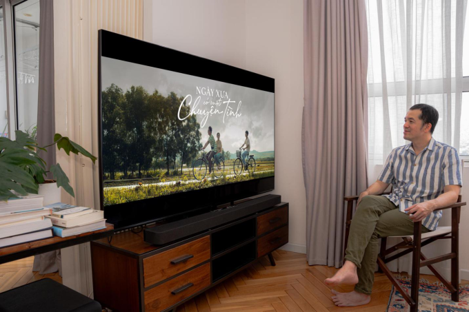 Tại sao TV Sony Bravia lại phù hợp cho kỳ nghỉ TET 3 Tại sao TV Sony Bravia lại phù hợp cho kỳ nghỉ TET Đạo diễn Trinh Dinh Le Minh đã trải nghiệm câu chuyện tình yêu của truyền hình và Sony trong quá khứ. Ảnh: NVCC