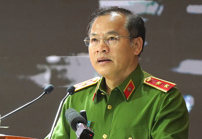 Số lượng cơ bản phổ biến của các trường kỹ thuật số ” 2 Số lượng cơ bản phổ biến của các trường kỹ thuật số ” Phó Bộ trưởng An toàn Công cộng Nguyen Van Long đã phát biểu tại sự kiện này. Ảnh: Luu QUY