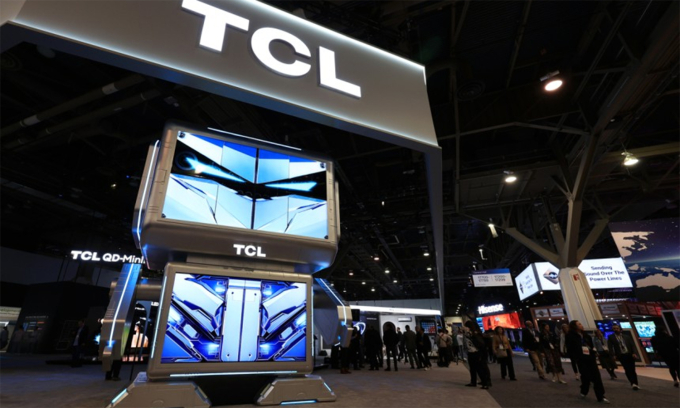 TCL, Hersens đã kiện TV QLED 2 TCL, Hersens đã kiện TV QLED Gian hàng TCL tại CES 2025, Las Vegas (Hoa Kỳ). Ảnh: Yonhap