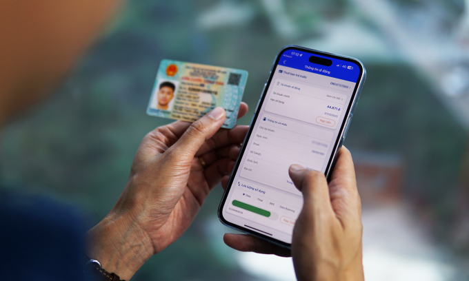 Cho phép SIM đăng ký qua cuộc gọi video 2 Cho phép SIM đăng ký qua cuộc gọi video Những người chuẩn hóa thông tin thông qua ứng dụng, tháng 3 năm 2023. Ảnh: Luu QUY